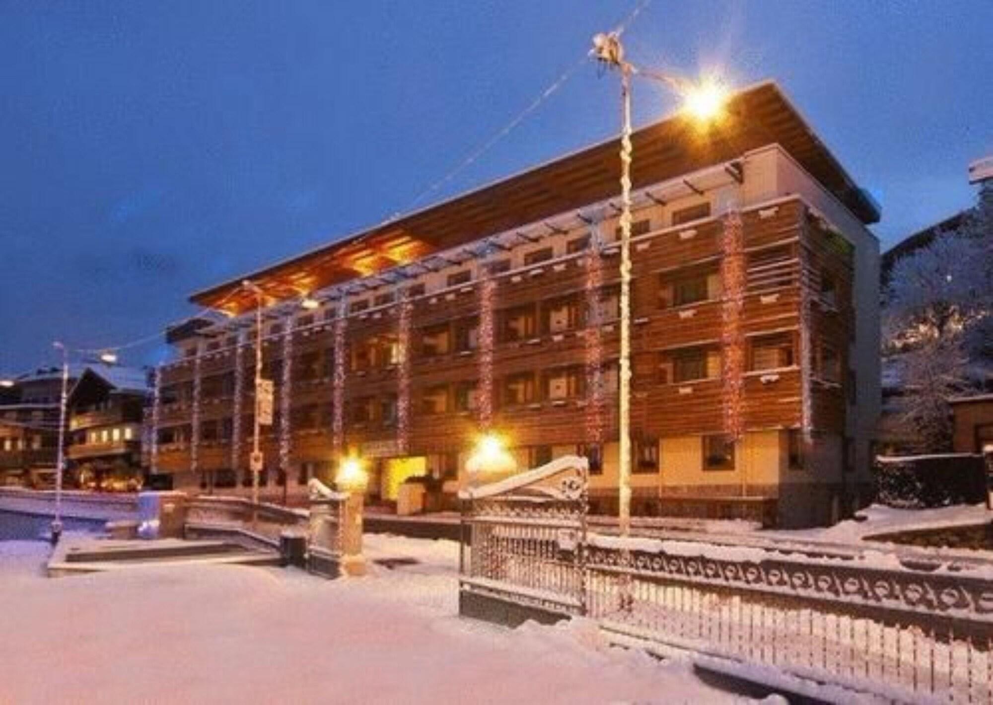 Radisson Residences Savoia Palace Cortina d’Ampezzo Esterno foto