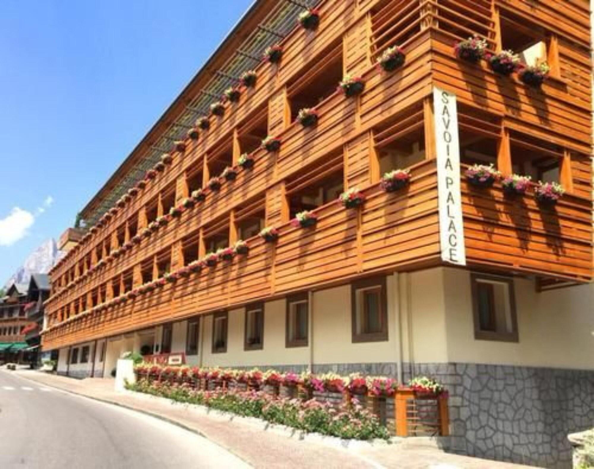 Radisson Residences Savoia Palace Cortina d’Ampezzo Esterno foto